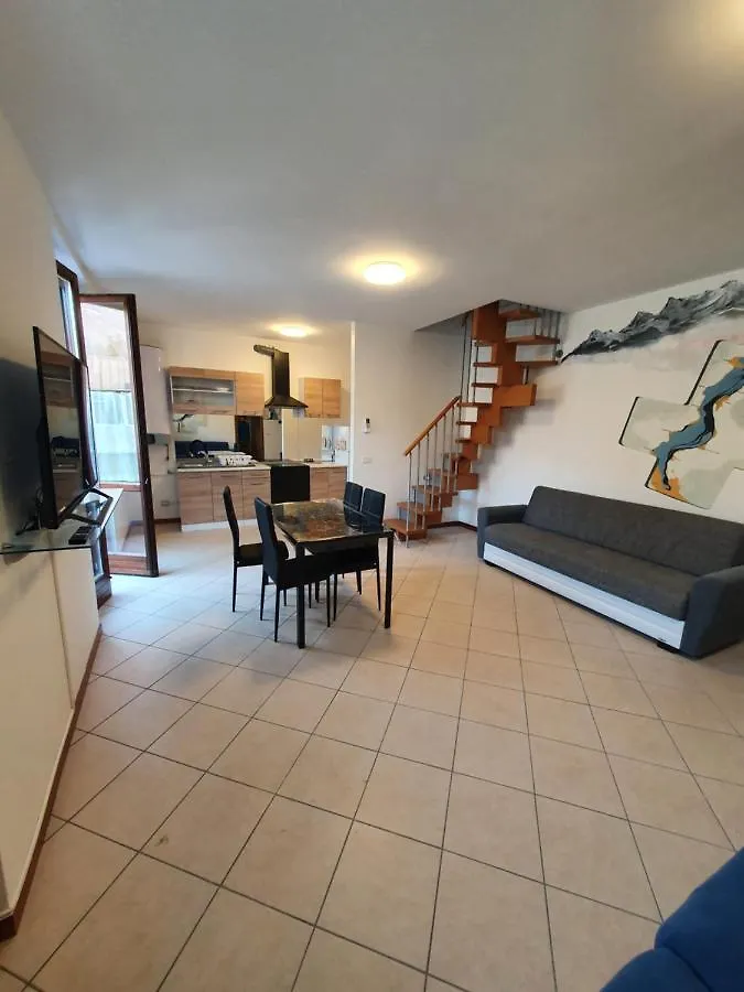 La Casa Nel Vento Lejlighed Dervio